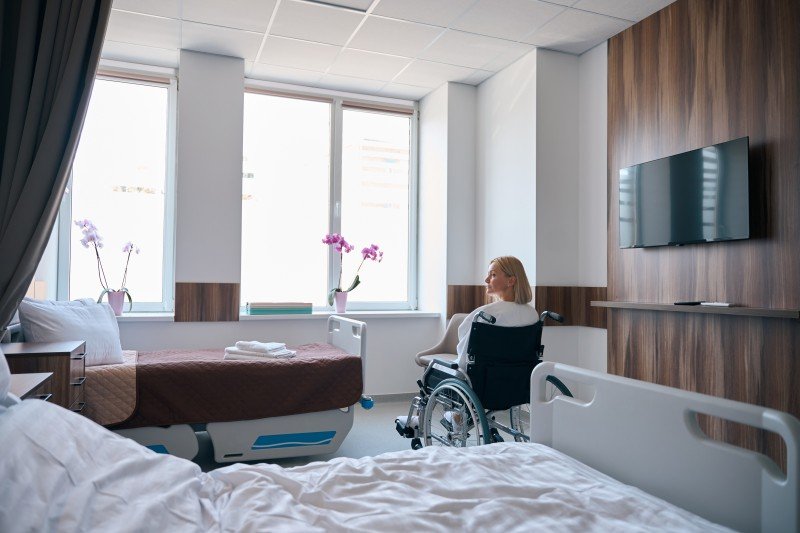 Emergency room bed